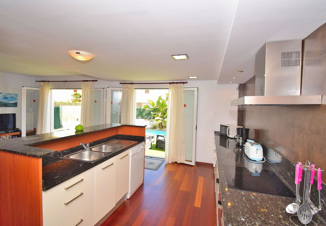 Townhouse in Playa de Muro - Siulador 107 fantastic villa with private pool, terrace, pool table, table tennis and air conditioning