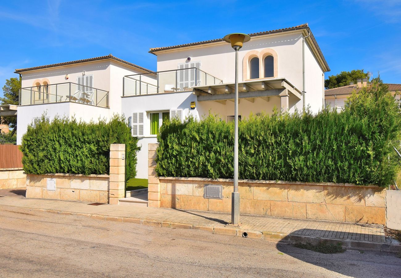 Townhouse in Playa de Muro - Siulador 107 fantastic villa with private pool, terrace, pool table, table tennis and air conditioning