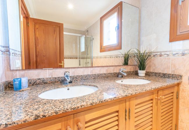 Apartment in Cala Santanyi - Sa Trona Beach House holiday getaway with views of Cala Santanyí just steps from the beach Apartment in Cala Santanyi - Sa Trona Beach House holiday getaway with views of Cala Santanyí just steps from the beach