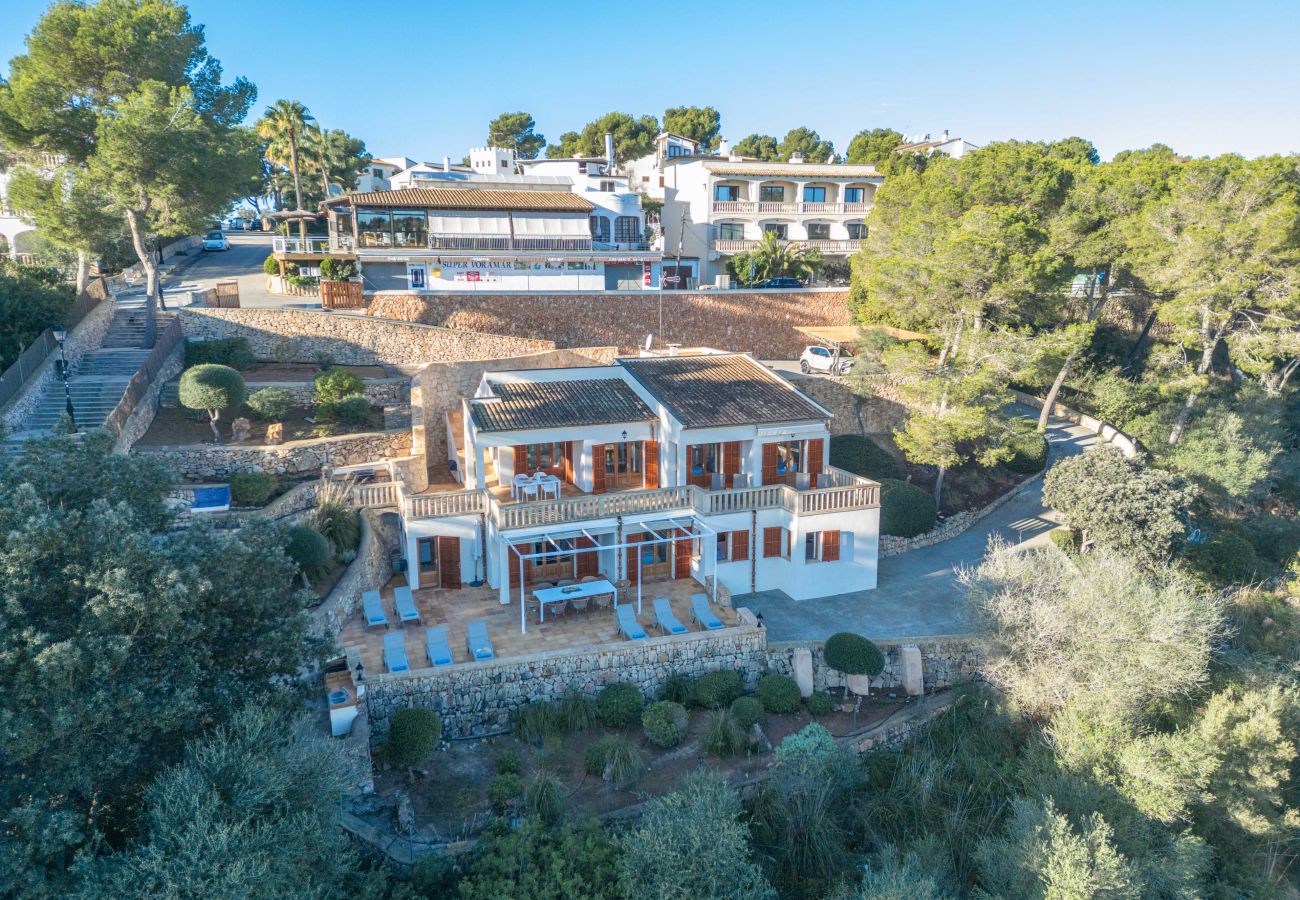 Apartment in Cala Santanyi - Sa Trona Beach House holiday getaway with views of Cala Santanyí just steps from the beach