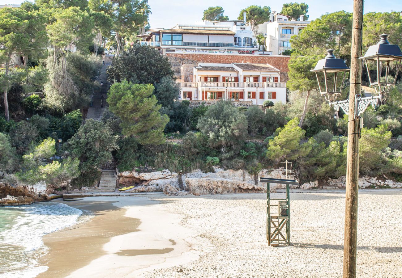 Apartment in Cala Santanyi - Sa Trona Beach House holiday getaway with views of Cala Santanyí just steps from the beach
