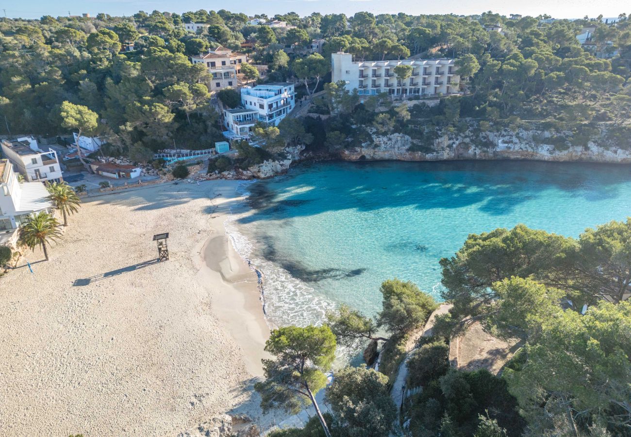 Apartment in Cala Santanyi - Sa Trona Beach House holiday getaway with views of Cala Santanyí just steps from the beach