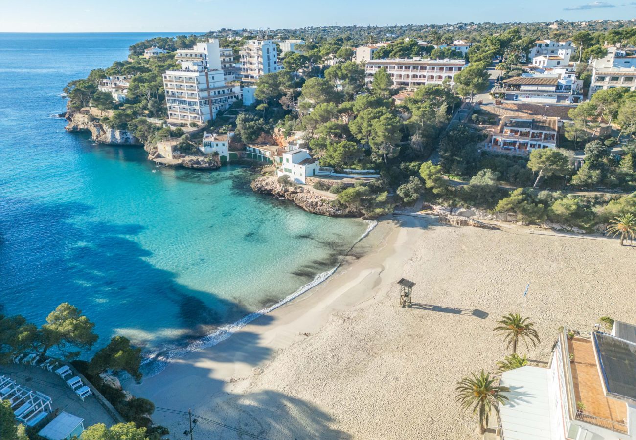 Apartment in Cala Santanyi - Sa Trona Beach House holiday getaway with views of Cala Santanyí just steps from the beach