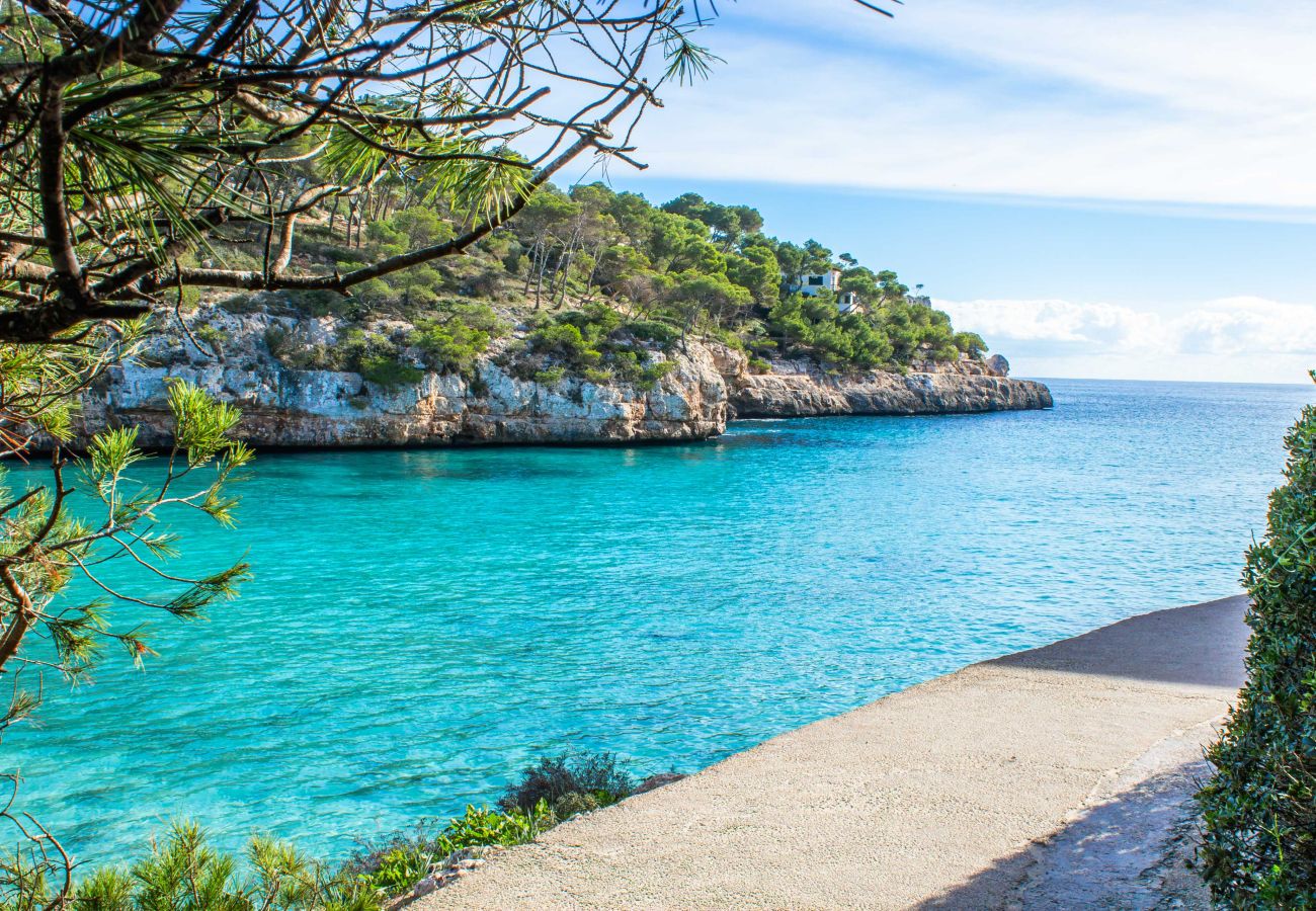 Apartment in Cala Santanyi - Sa Trona Beach House holiday getaway with views of Cala Santanyí just steps from the beach