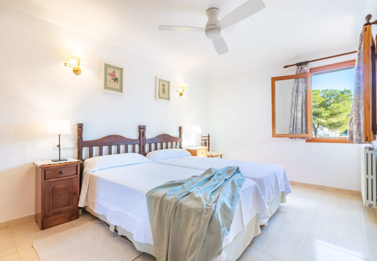 Apartment in Cala Santanyi - Sa Trona Beach House holiday getaway with views of Cala Santanyí just steps from the beach