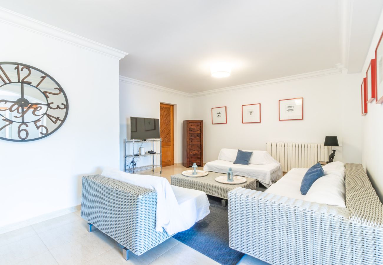 Apartment in Cala Santanyi - Sa Trona Beach House holiday getaway with views of Cala Santanyí just steps from the beach