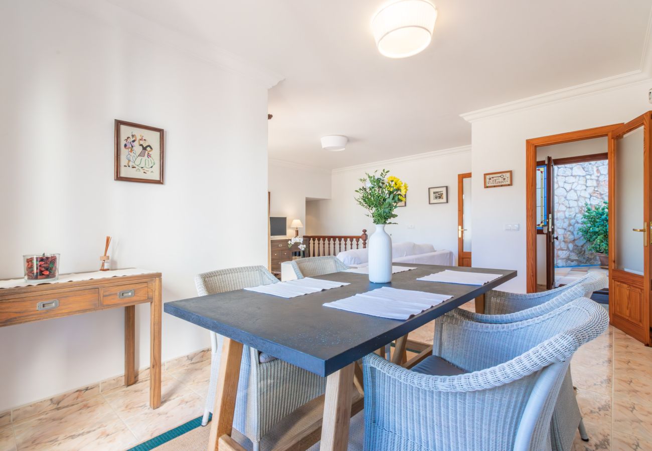 Apartment in Cala Santanyi - Sa Trona Beach House holiday getaway with views of Cala Santanyí just steps from the beach