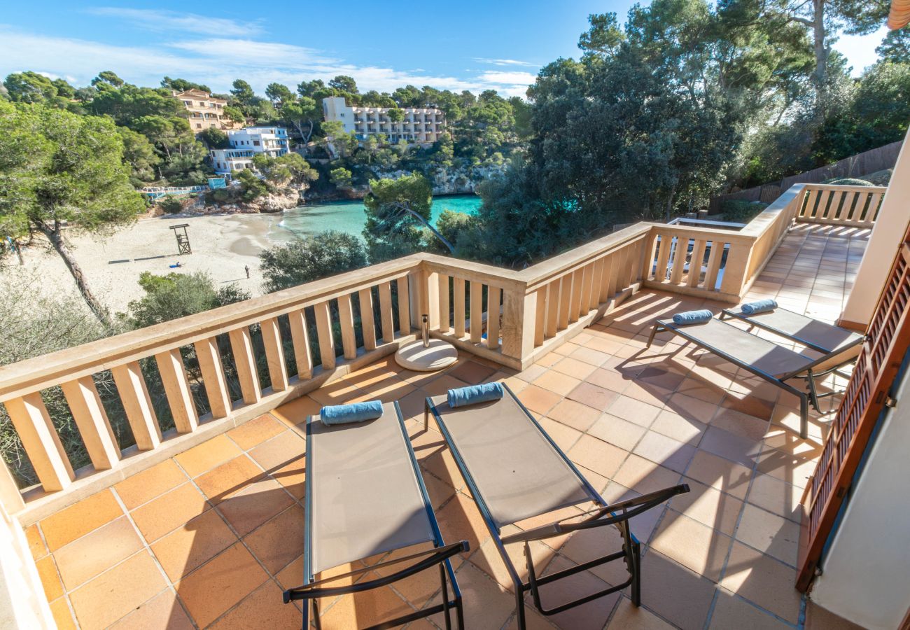 Apartment in Cala Santanyi - Sa Trona Beach House holiday getaway with views of Cala Santanyí just steps from the beach