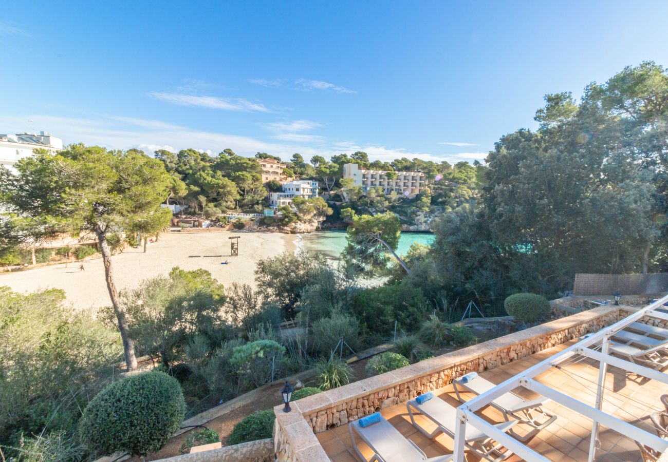 Apartment in Cala Santanyi - Sa Trona Beach House holiday getaway with views of Cala Santanyí just steps from the beach
