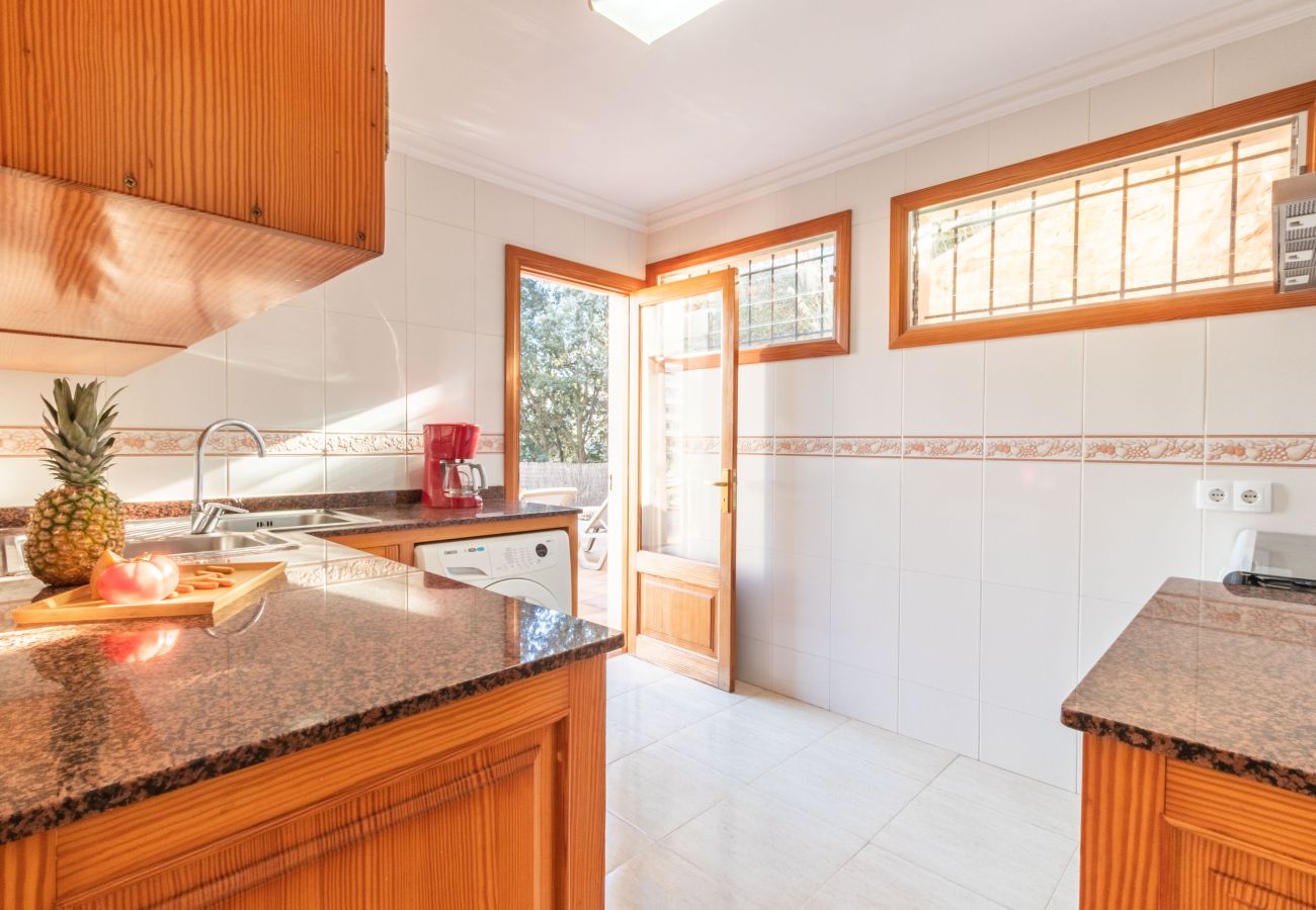Apartment in Cala Santanyi - Sa Trona Beach House holiday getaway with views of Cala Santanyí just steps from the beach