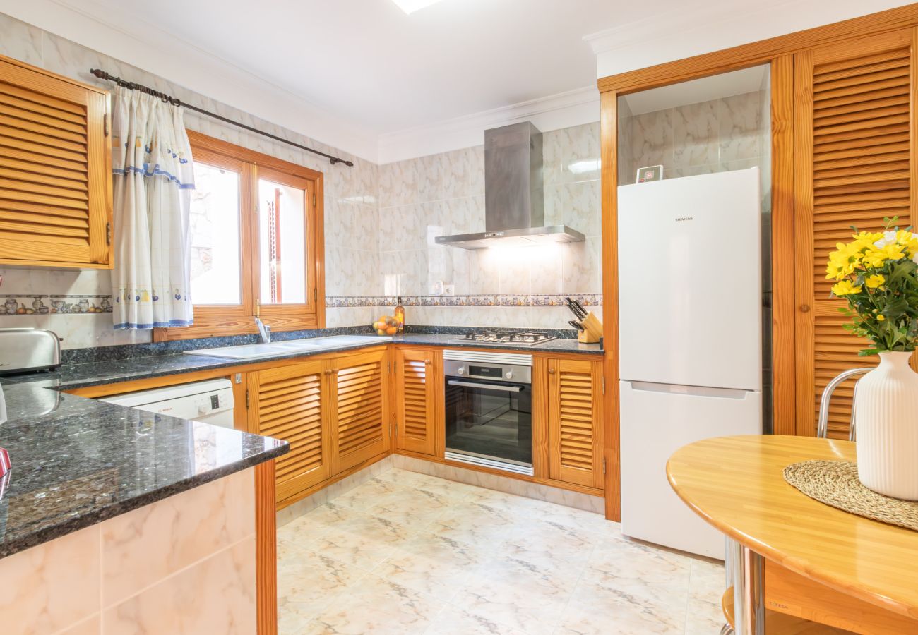 Apartment in Cala Santanyi - Sa Trona Beach House holiday getaway with views of Cala Santanyí just steps from the beach