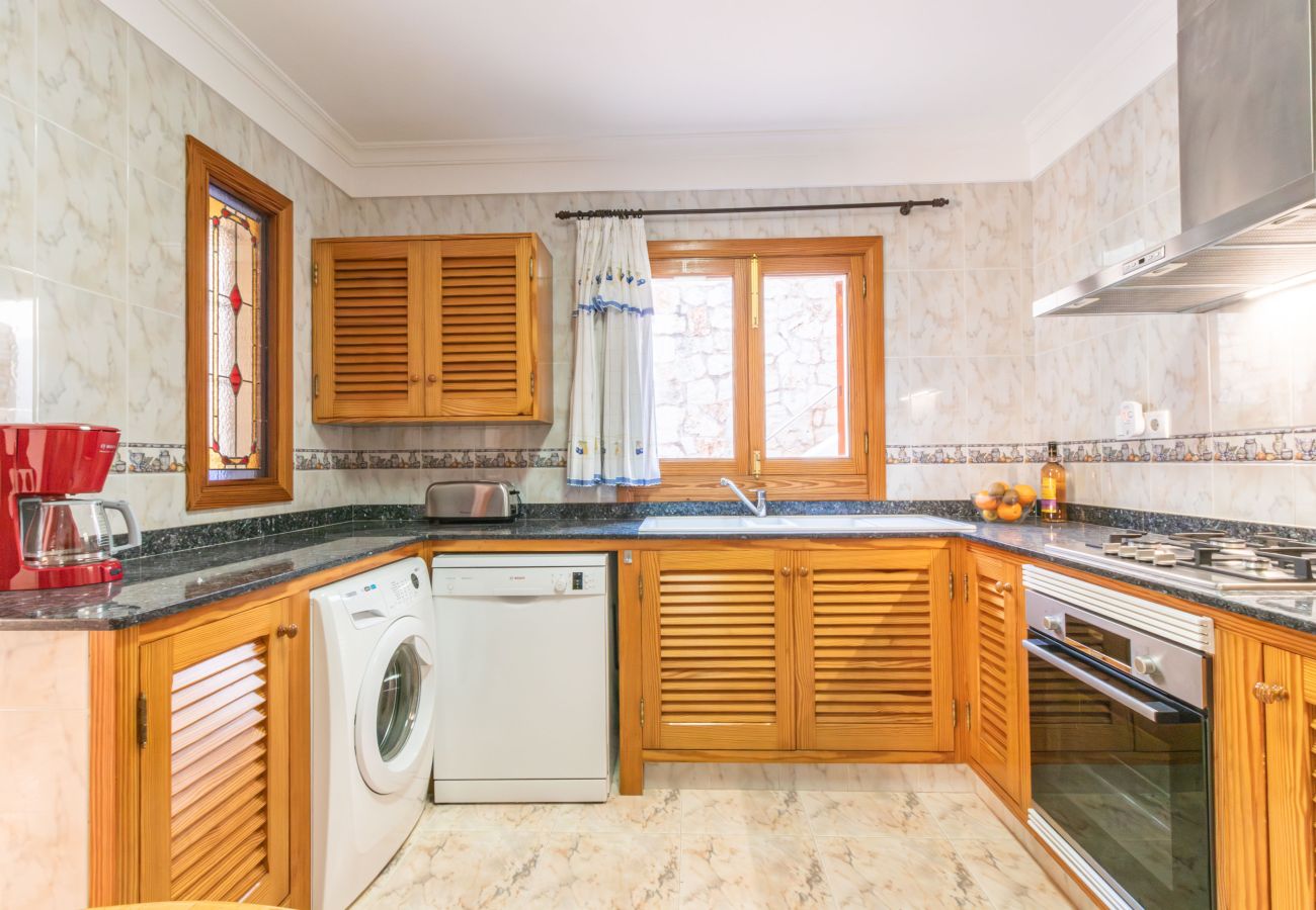 Apartment in Cala Santanyi - Sa Trona Beach House holiday getaway with views of Cala Santanyí just steps from the beach