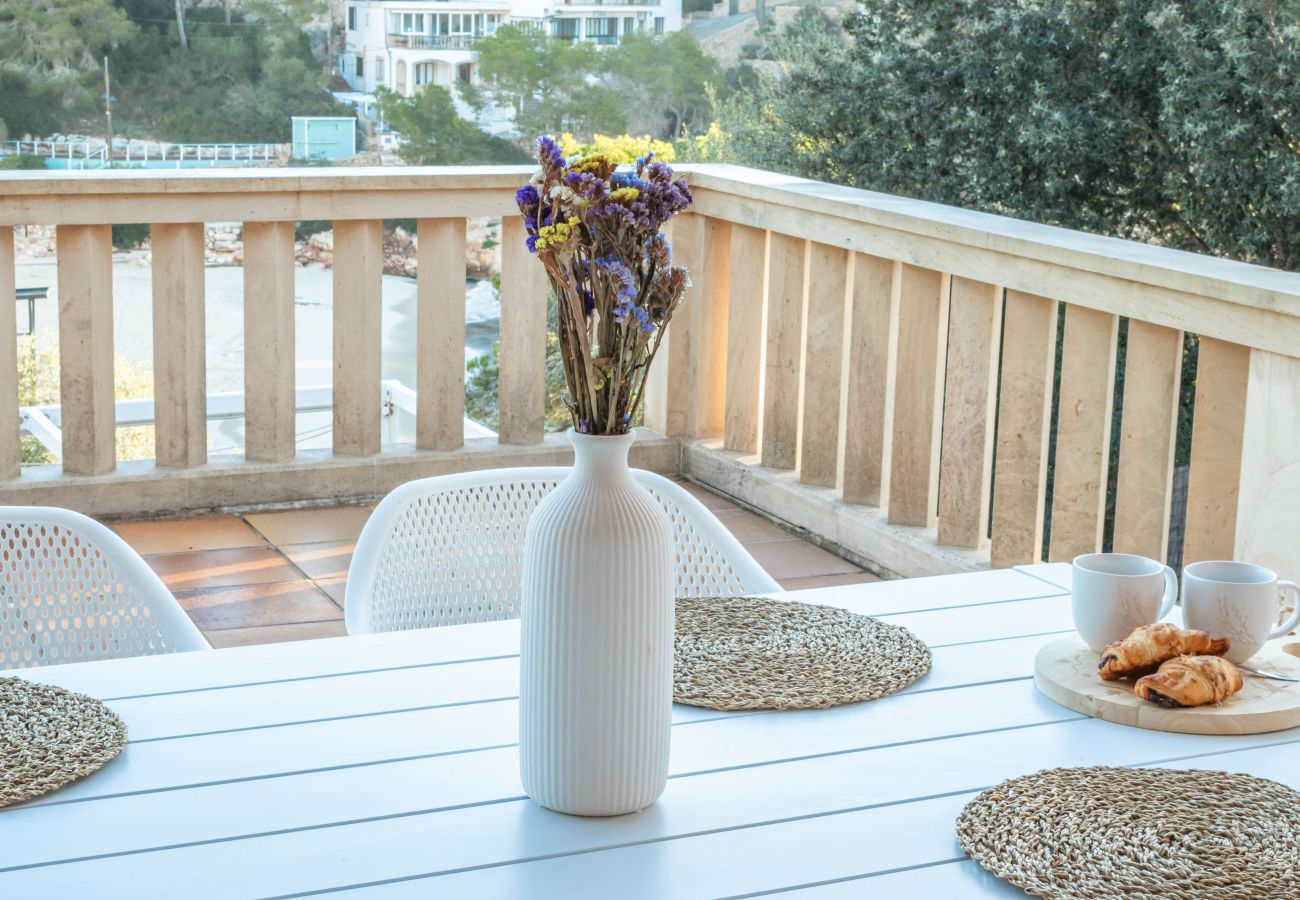 Apartment in Cala Santanyi - Sa Trona Beach House holiday getaway with views of Cala Santanyí just steps from the beach