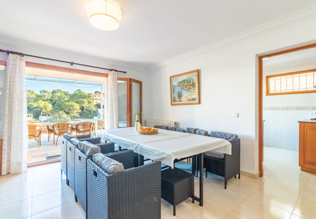 Apartment in Cala Santanyi - Sa Trona Beach House holiday getaway with views of Cala Santanyí just steps from the beach