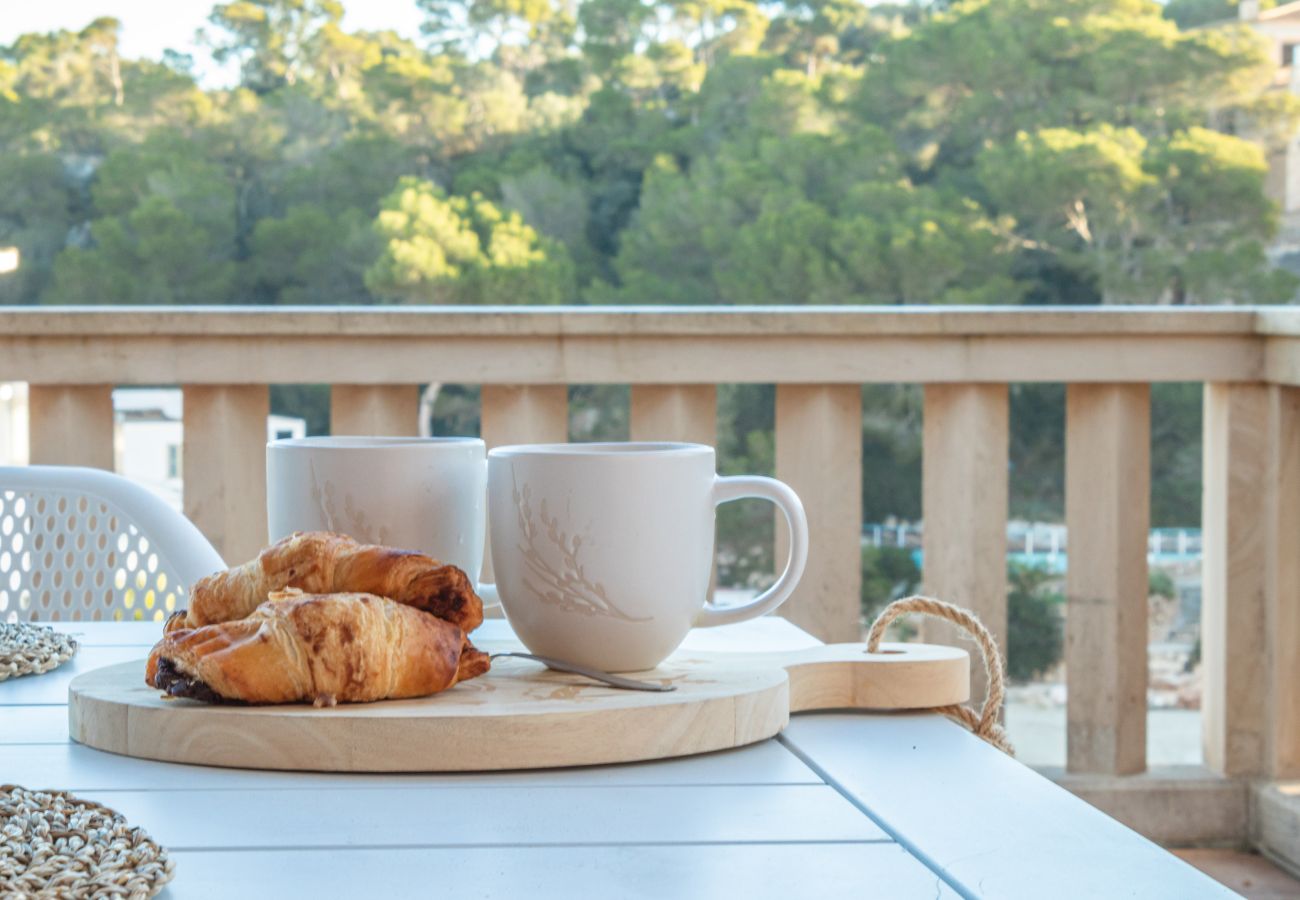 Apartment in Cala Santanyi - Sa Trona Beach House holiday getaway with views of Cala Santanyí just steps from the beach