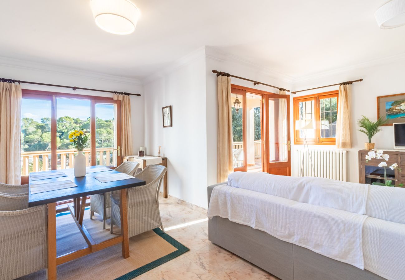 Apartment in Cala Santanyi - Sa Trona Beach House holiday getaway with views of Cala Santanyí just steps from the beach