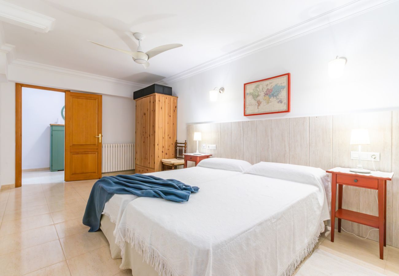 Apartment in Cala Santanyi - Sa Trona Beach House holiday getaway with views of Cala Santanyí just steps from the beach