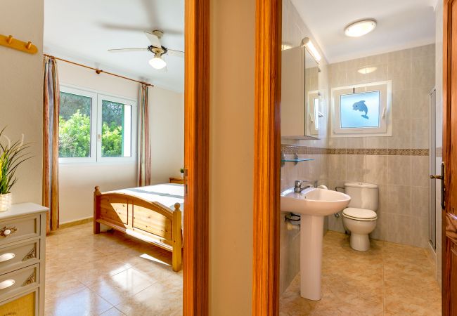 Chalet in Santanyi - Casa Blue comfortable home with pool in a quiet location between Cala Santanyí and Cala S'Amarador available for monthly stays Chalet in Santanyi - Casa Blue comfortable home with pool in a quiet location between Cala Santanyí and Cala S'Amarador available for monthly stays