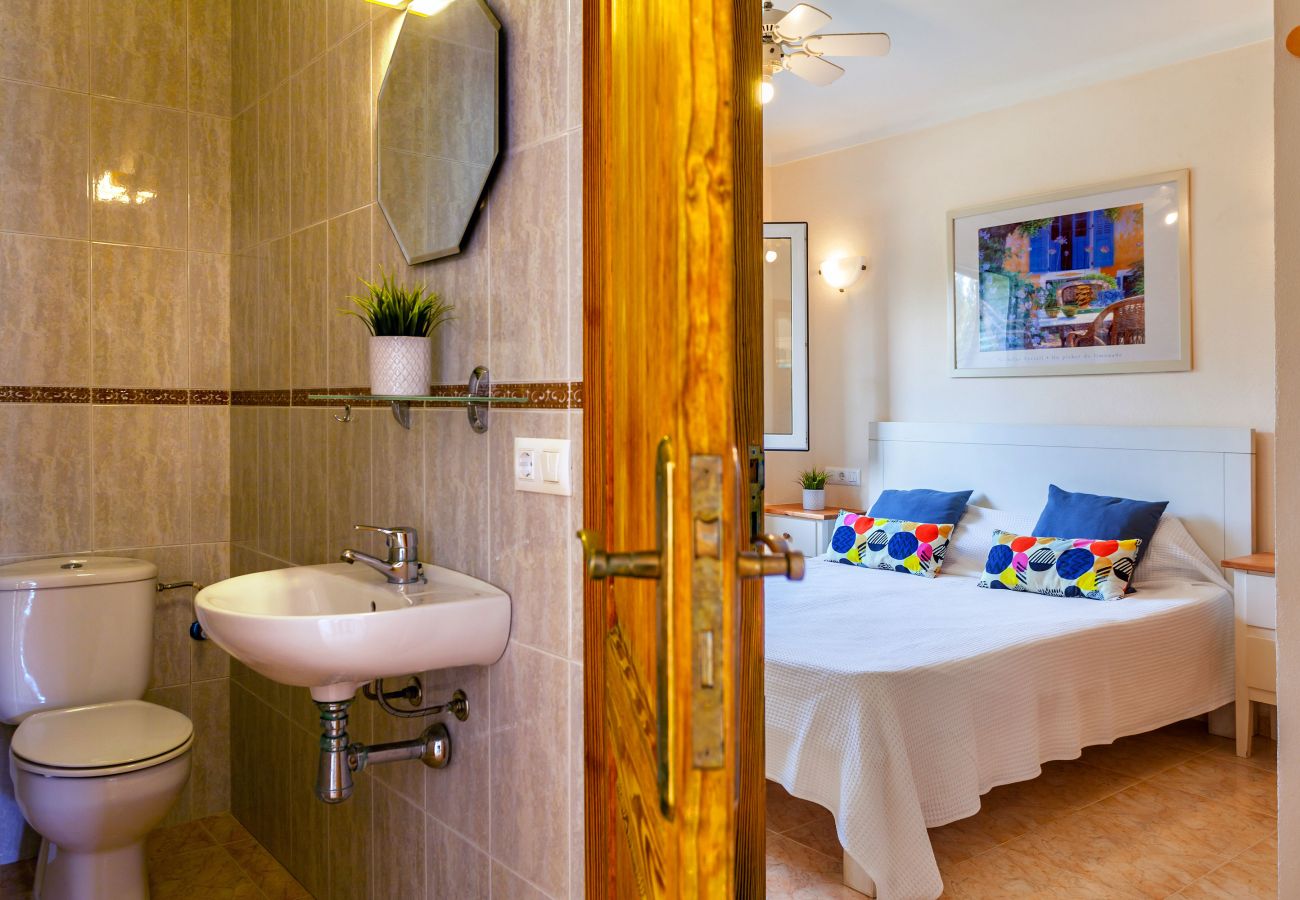 Chalet in Santanyi - Casa Blue comfortable home with pool in a quiet location between Cala Santanyí and Cala S'Amarador available for monthly stays
