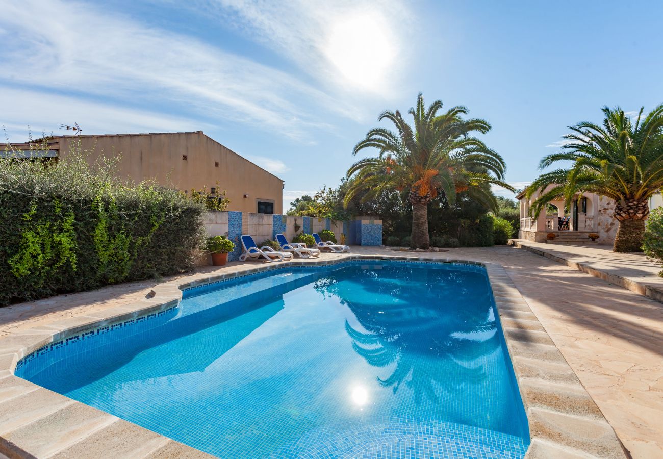 Chalet in Santanyi - Casa Blue comfortable home with pool in a quiet location between Cala Santanyí and Cala S'Amarador available for monthly stays