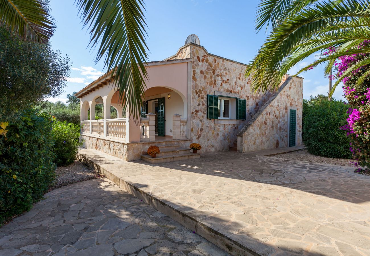 Chalet in Santanyi - Casa Blue comfortable home with pool in a quiet location between Cala Santanyí and Cala S'Amarador available for monthly stays