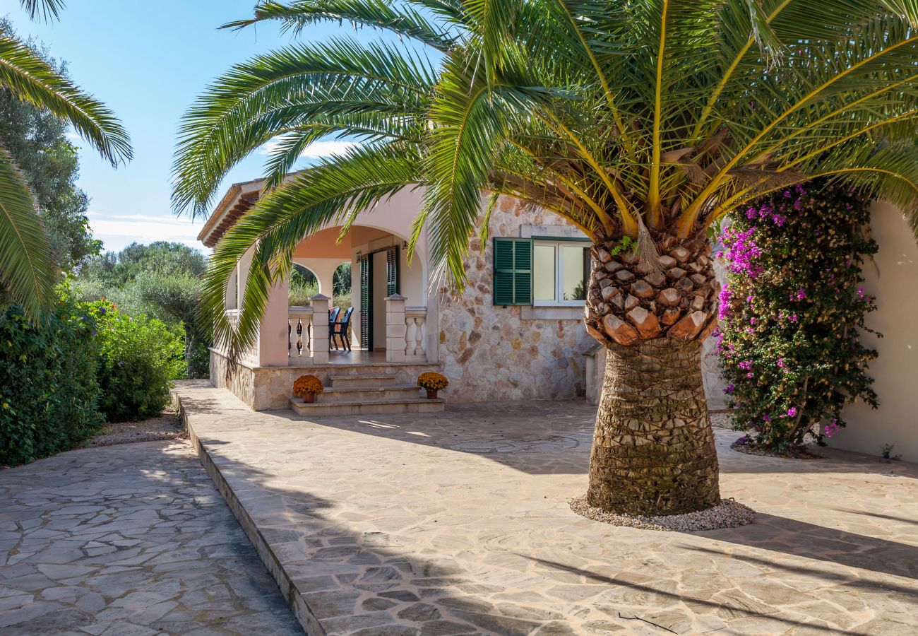 Chalet in Santanyi - Casa Blue comfortable home with pool in a quiet location between Cala Santanyí and Cala S'Amarador available for monthly stays