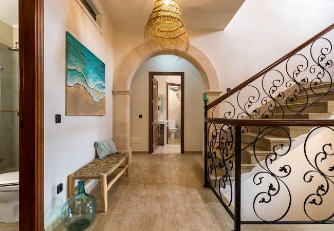 Country house in Portocolom - Pine Tree House Espiga Quiet Holiday House with Pool in Porto Colom, Perfect for Families & Relaxation Country house in Portocolom - Pine Tree House Espiga Quiet Holiday House with Pool in Porto Colom, Perfect for Families & Relaxation