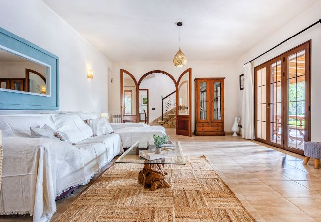 Country house in Portocolom - Pine Tree House Espiga Quiet Holiday House with Pool in Porto Colom, Perfect for Families & Relaxation Country house in Portocolom - Pine Tree House Espiga Quiet Holiday House with Pool in Porto Colom, Perfect for Families & Relaxation