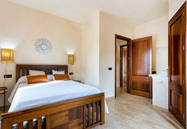 Country house in Portocolom - Pine Tree House Espiga Quiet Holiday House with Pool in Porto Colom, Perfect for Families & Relaxation Country house in Portocolom - Pine Tree House Espiga Quiet Holiday House with Pool in Porto Colom, Perfect for Families & Relaxation