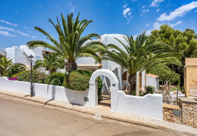 Apartment in Santanyi - Holiday apartment Oasis on the upper floor with comfort and charm, pool, and a prime location close to the beach in Cala Santanyí  Apartment in Santanyi - Holiday apartment Oasis on the upper floor with comfort and charm, pool, and a prime location close to the beach in Cala Santanyí