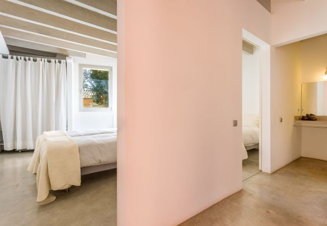 Apartment in Es Llombards - CASA DE LA PINTORA << Upper Floor Adults Only