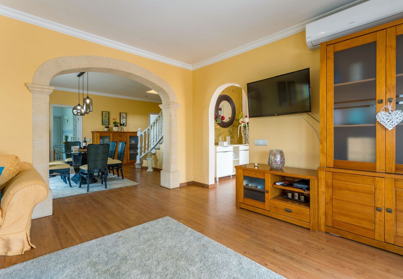 House in Cala d'Or - Casa Ferrera Cozy Holiday Home with Private Pool, Walking Distance to Cala Ferrera