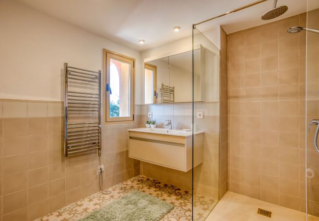 Apartment in Santa Ponça - Port Adriano Residence stylish accommodation with pool close to the beach in Santa Ponsa available for temporary stays Apartment in Santa Ponça - Port Adriano Residence stylish accommodation with pool close to the beach in Santa Ponsa available for temporary stays