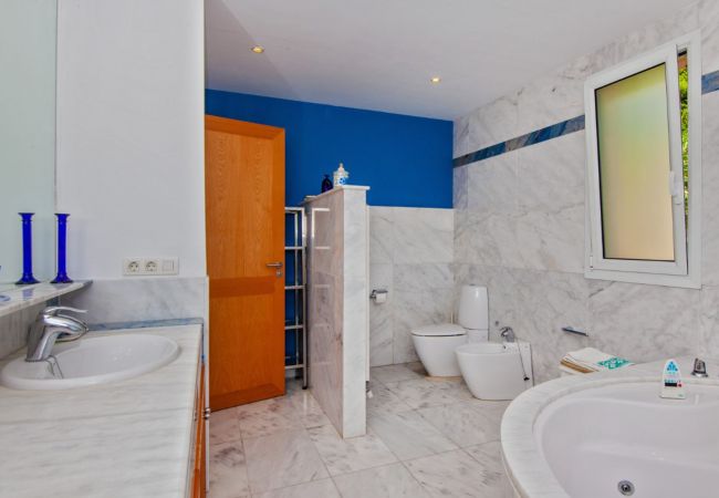 House in Bendinat  - Sunset Cove Bendinat Holiday house in Bendinat with Sea Views for 8 People  House in Bendinat  - Sunset Cove Bendinat Holiday house in Bendinat with Sea Views for 8 People