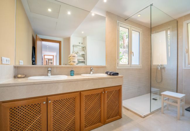 House in Bendinat  - Sunset Cove Bendinat Holiday house in Bendinat with Sea Views for 8 People  House in Bendinat  - Sunset Cove Bendinat Holiday house in Bendinat with Sea Views for 8 People