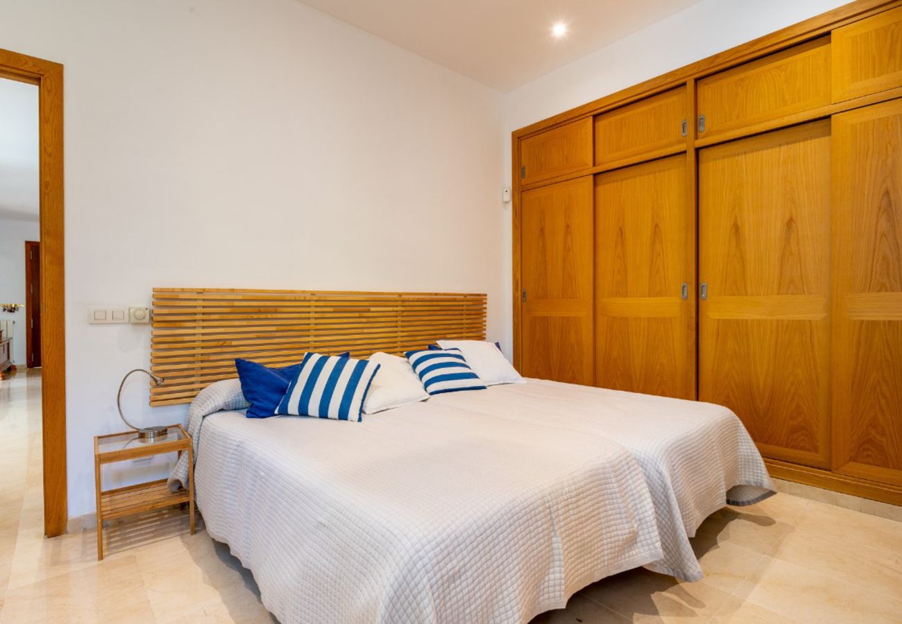 House in Bendinat  - Sunset Cove Bendinat Holiday house in Bendinat with Sea Views for 8 People 