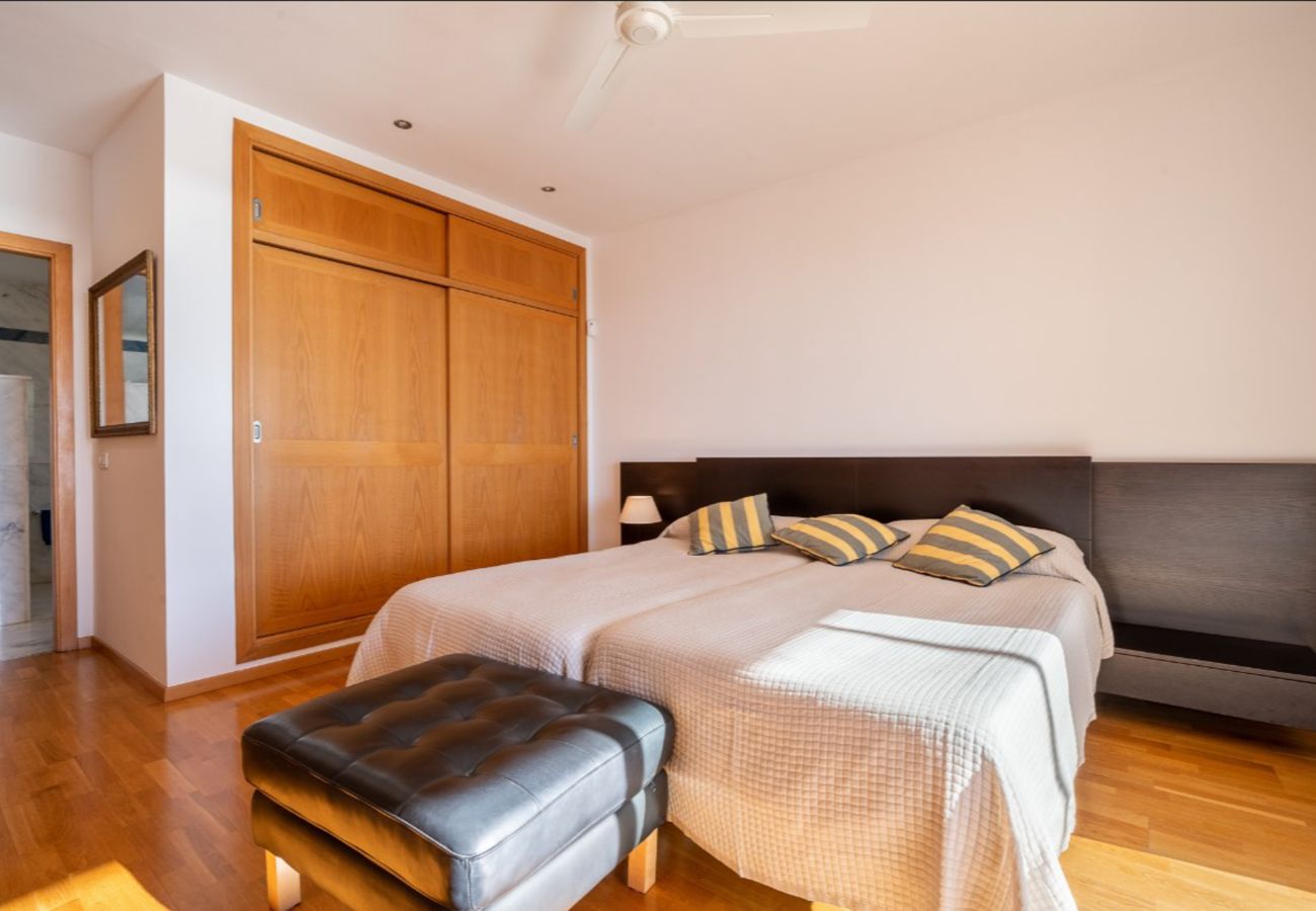 House in Bendinat  - Sunset Cove Bendinat Holiday house in Bendinat with Sea Views for 8 People 