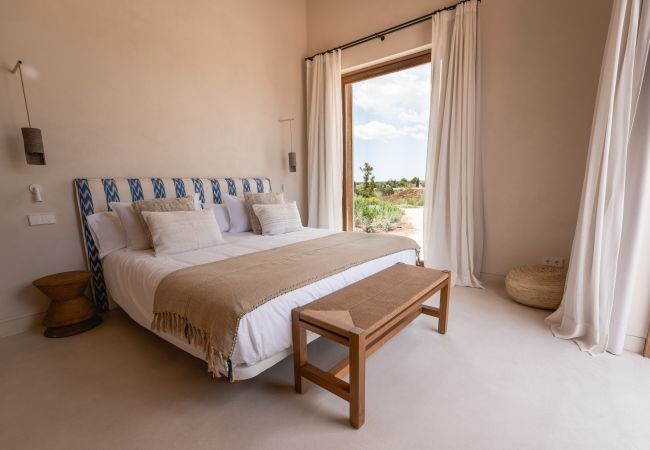 Villa in Manacor - Can Carmel Stylish finca with 6 bedrooms and pool for monthly rent near Manacor Villa in Manacor - Can Carmel Stylish finca with 6 bedrooms and pool for monthly rent near Manacor