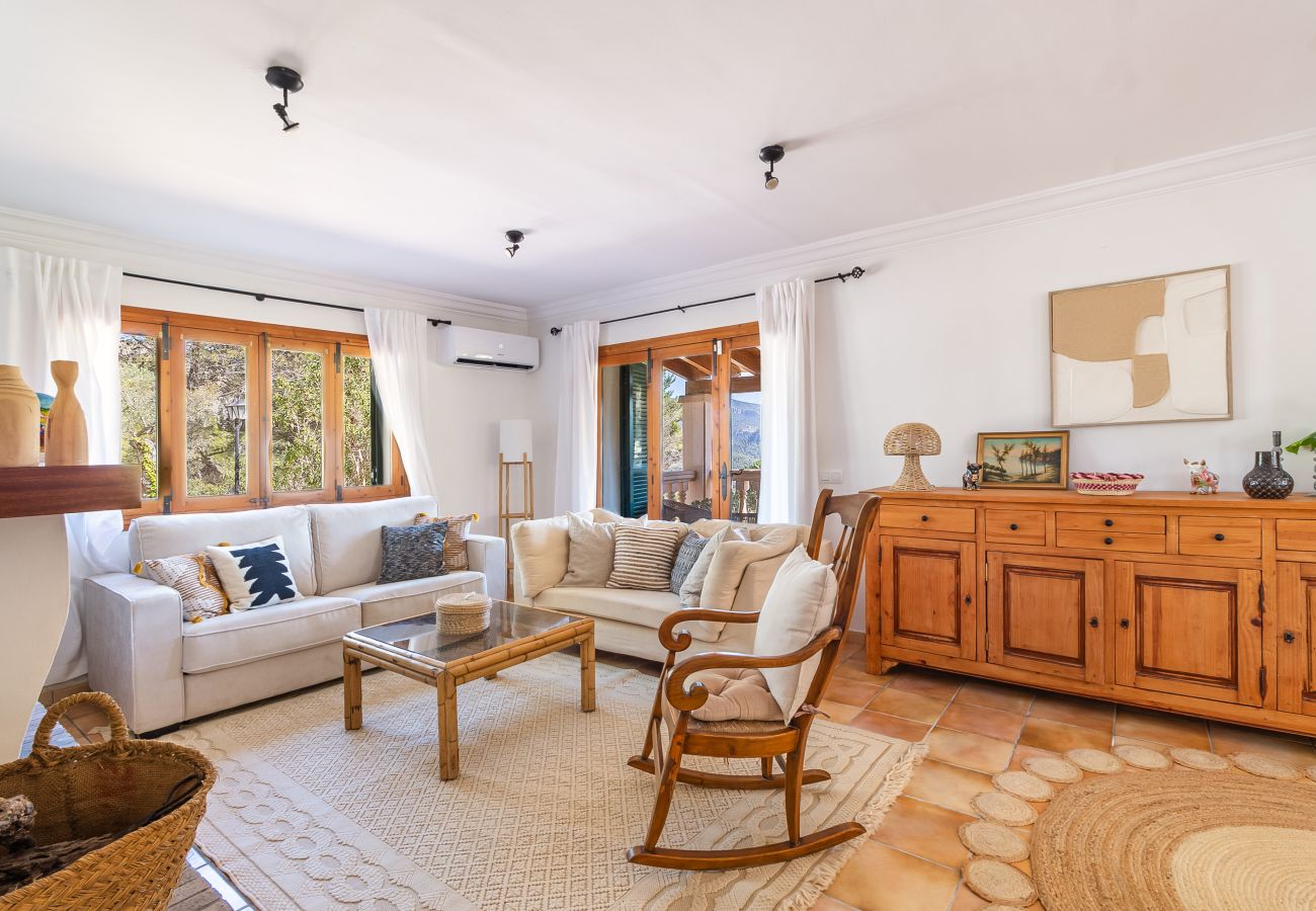 Country house in Puigpunyent - Exclusive Finca in Mallorca’s Tramuntana for Monthly Rental