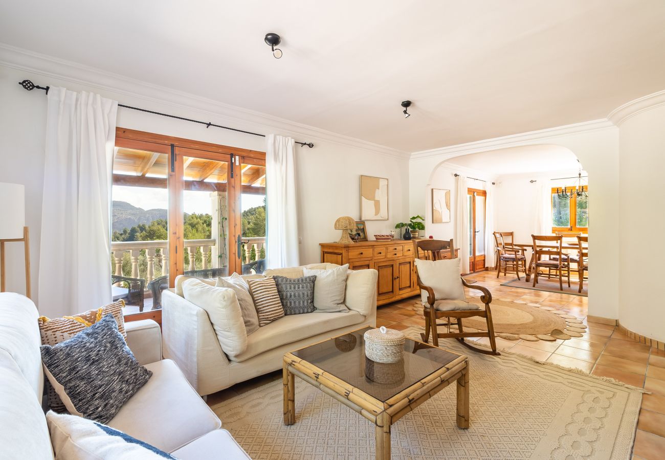 Country house in Puigpunyent - Exclusive Finca in Mallorca’s Tramuntana for Monthly Rental