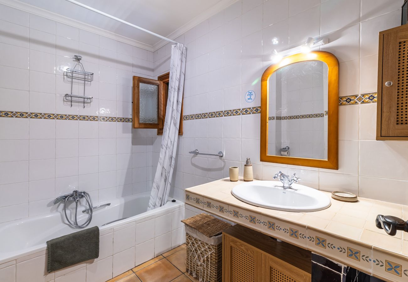 Country house in Puigpunyent - Exclusive Finca in Mallorca’s Tramuntana for Monthly Rental