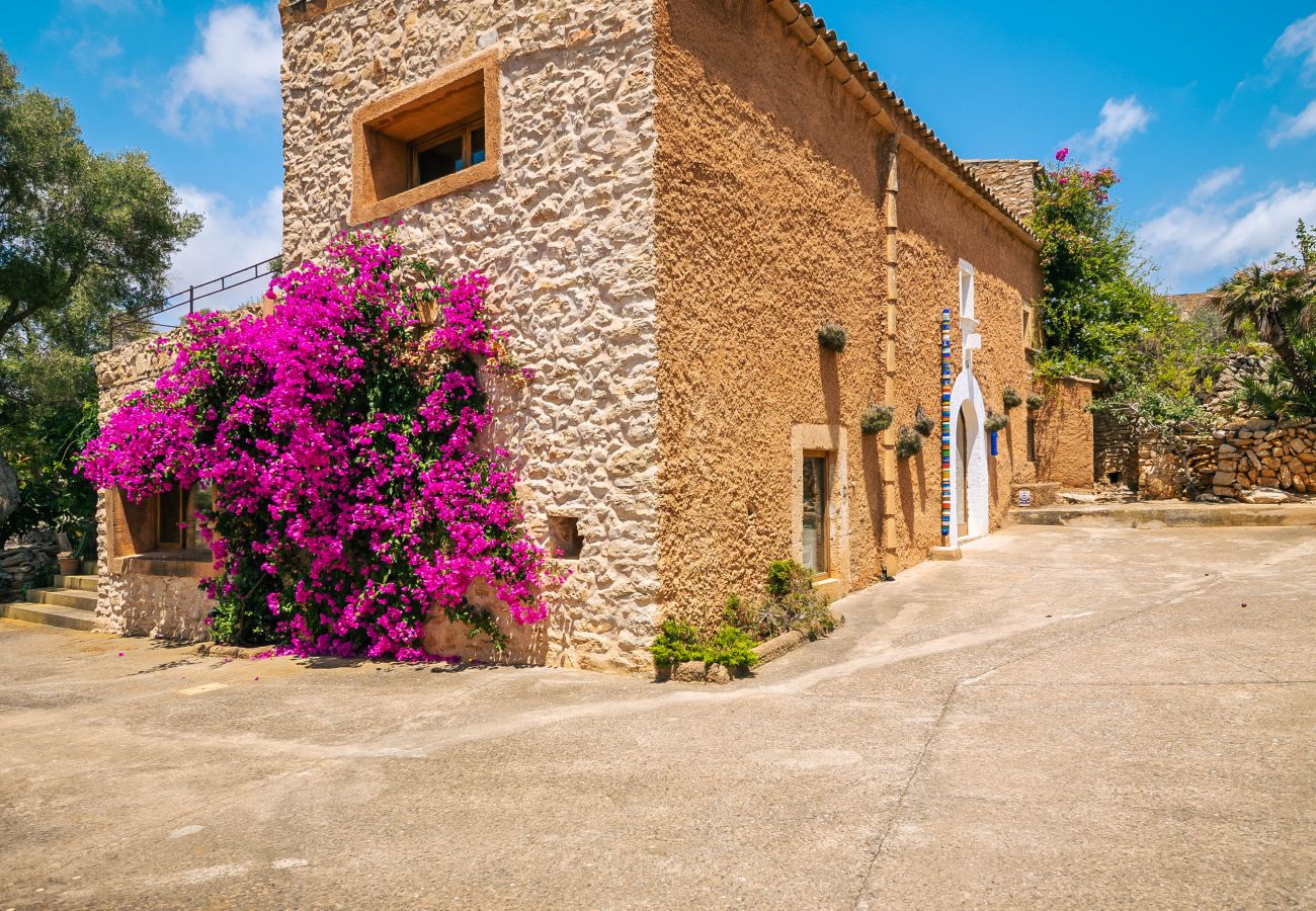 House in Cas Concos - Can Pessal mountain holiday house with private pool near Es Carritx Mallorca