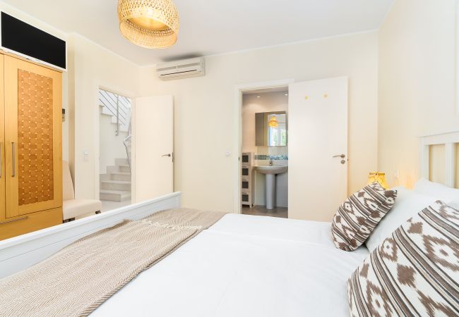 Villa in Cala Murada - Villa Occitania Mallorca modern holiday home in Cala Murada with pool for 8 guests Villa in Cala Murada - Villa Occitania Mallorca modern holiday home in Cala Murada with pool for 8 guests