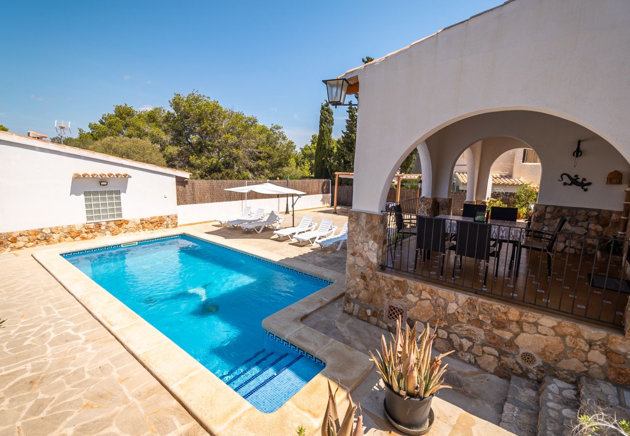 House in Cala Llombards - Holiday Home Can Monxu in Cala Llombards with pool and sea view