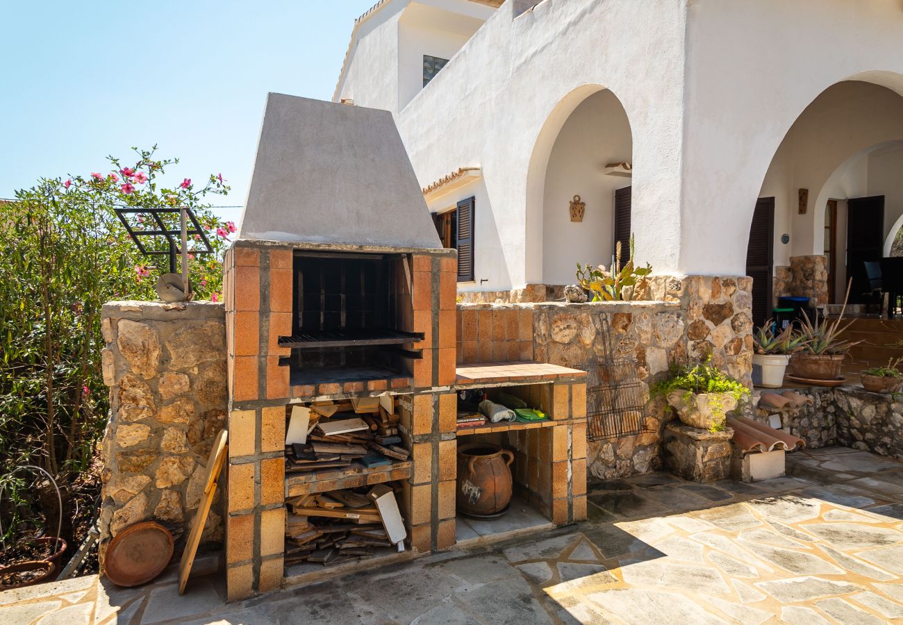 House in Cala Llombards - Holiday Home Can Monxu in Cala Llombards with pool and sea view