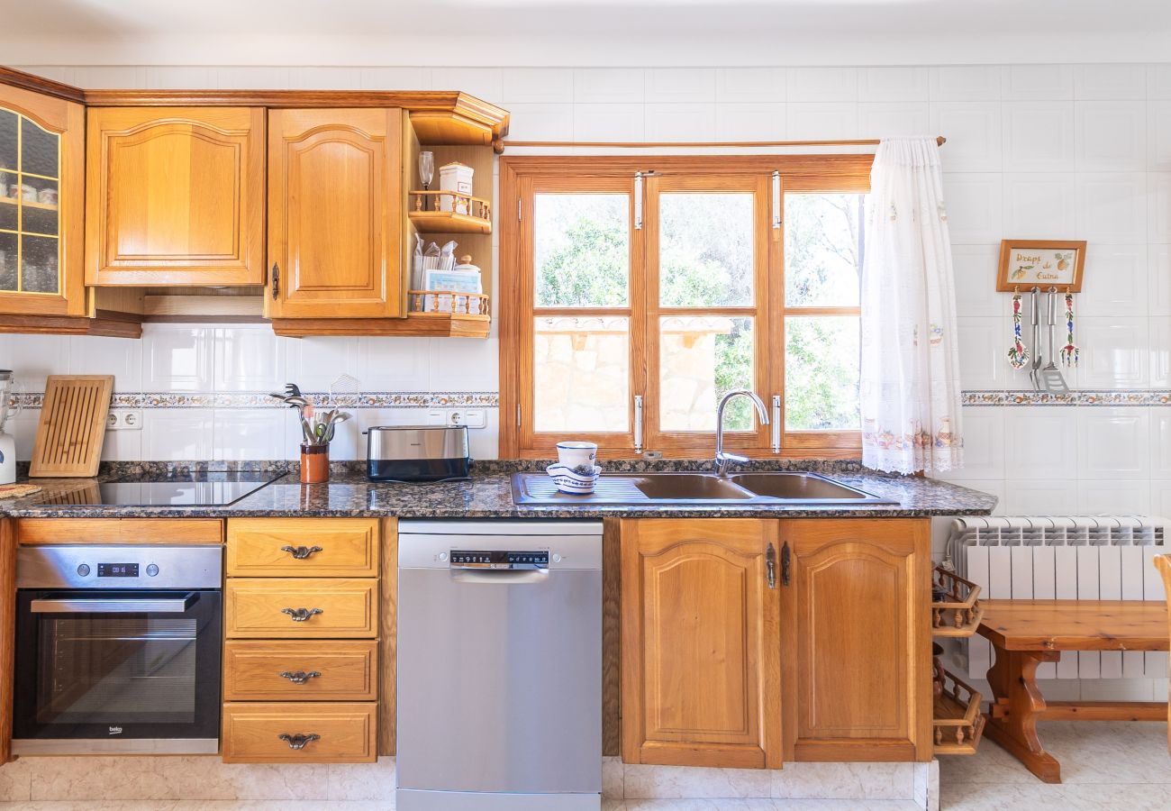 House in Cala Llombards - Holiday Home Can Monxu in Cala Llombards with pool and sea view