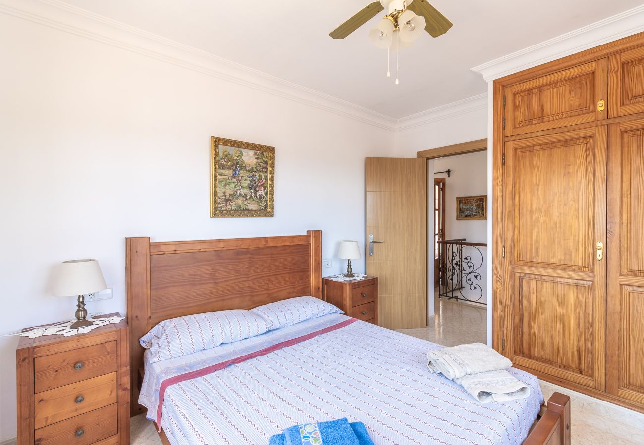 House in Cala Llombards - Holiday Home Can Monxu in Cala Llombards with pool and sea view