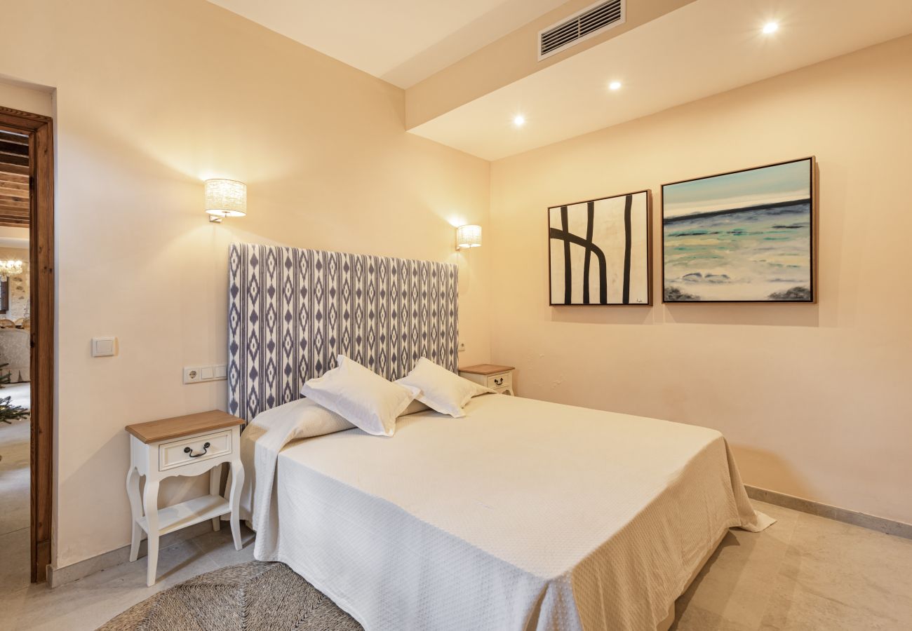 Country house in LLucmajor - Finca Terra Vella luxury finca with up to 11 bedrooms for monthly rental in Mallorca