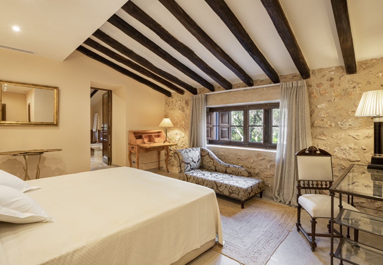 Country house in LLucmajor - Finca Terra Vella luxury finca with up to 11 bedrooms for monthly rental in Mallorca