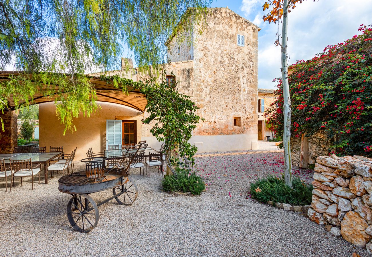 Country house in LLucmajor - Finca Terra Vella luxury finca with up to 11 bedrooms for monthly rental in Mallorca